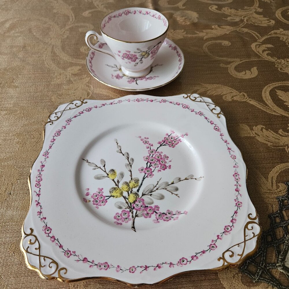Vintage Tuscan April Beauty Teacup Set